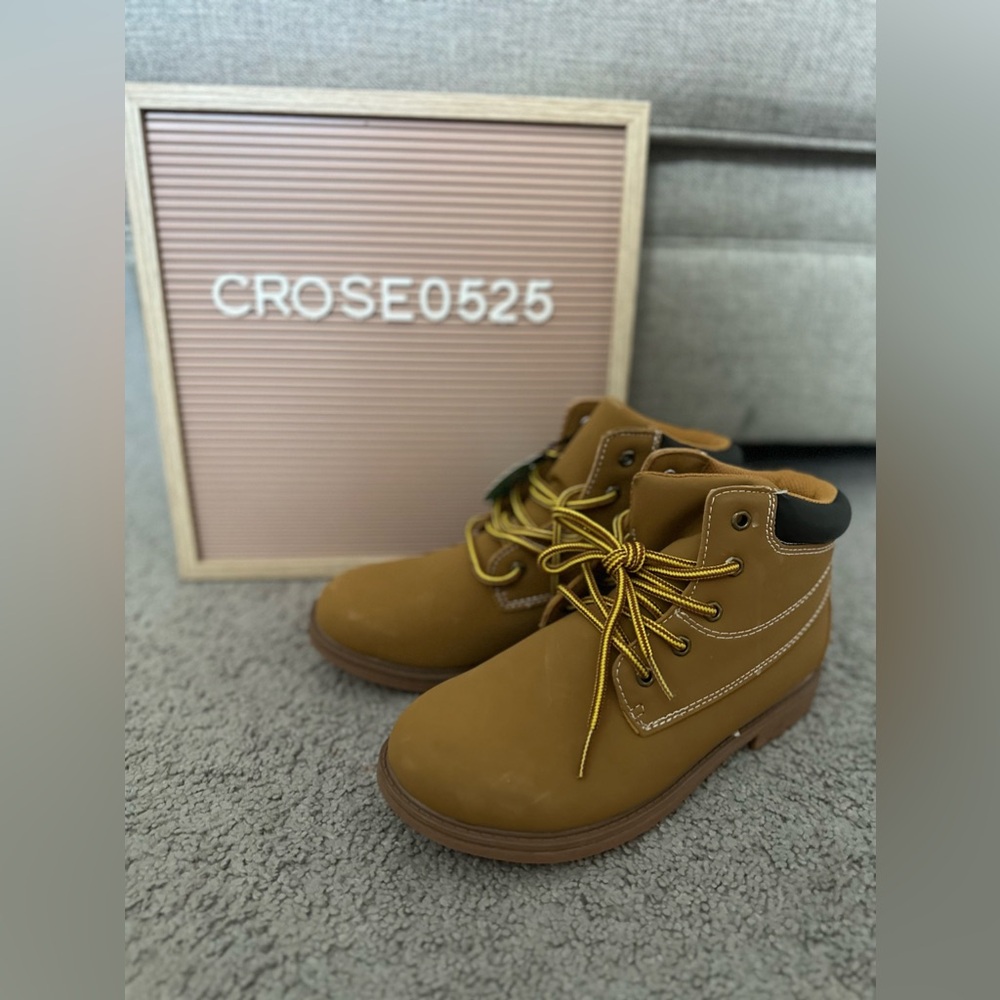 Sonoma boy boots size 6